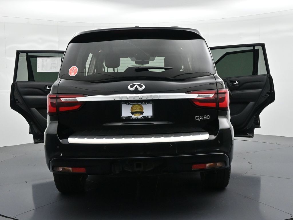 INFINITI QX80 Vehicle Full-screen Gallery Image 27