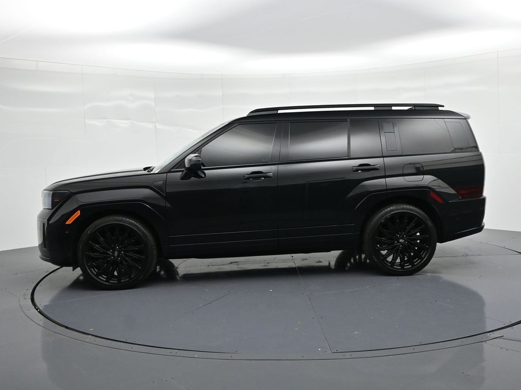 Hyundai Santa Fe Vehicle Full-screen Gallery Image 9