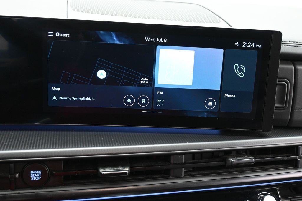 Hyundai Santa Fe Vehicle Full-screen Gallery Image 11