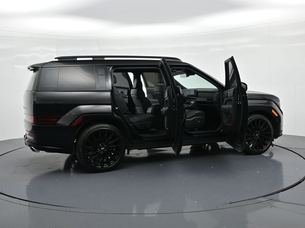 Hyundai Santa Fe Vehicle Full-screen Gallery Image 27