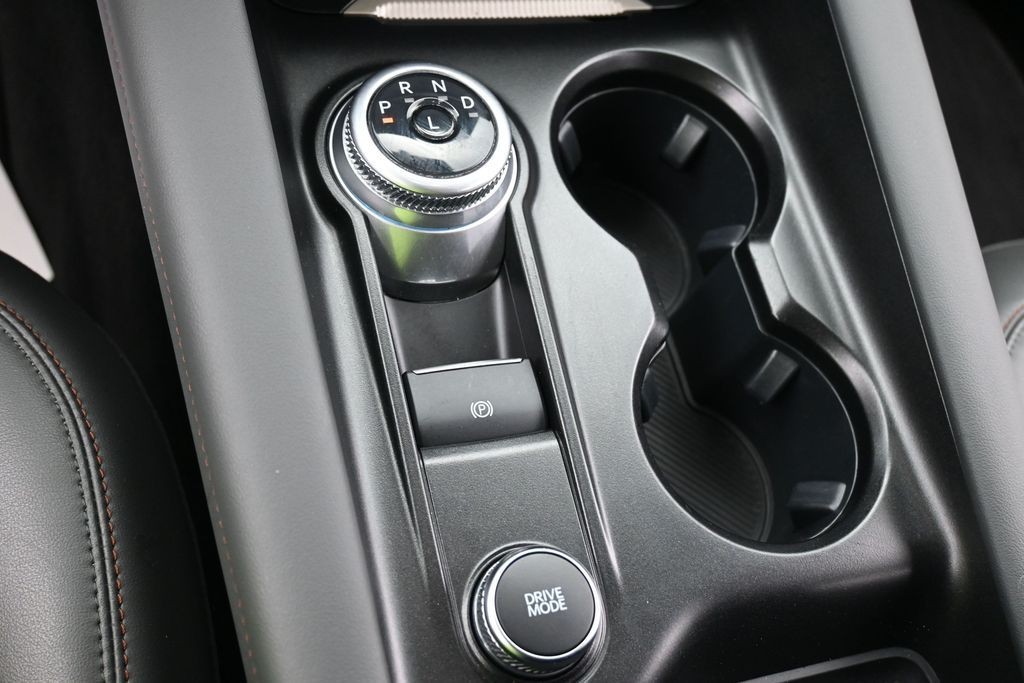 Ford Explorer Vehicle Full-screen Gallery Image 12