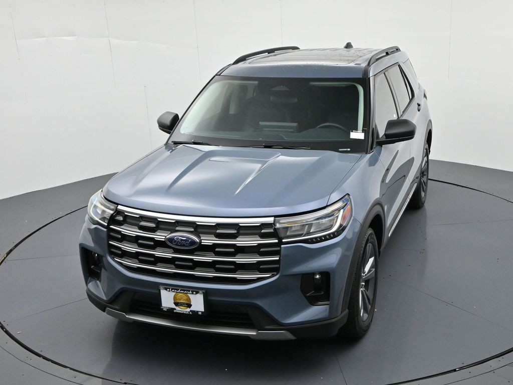 Ford Explorer Vehicle Full-screen Gallery Image 17