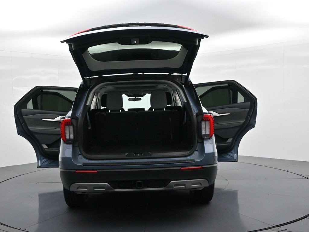 Ford Explorer Vehicle Full-screen Gallery Image 26