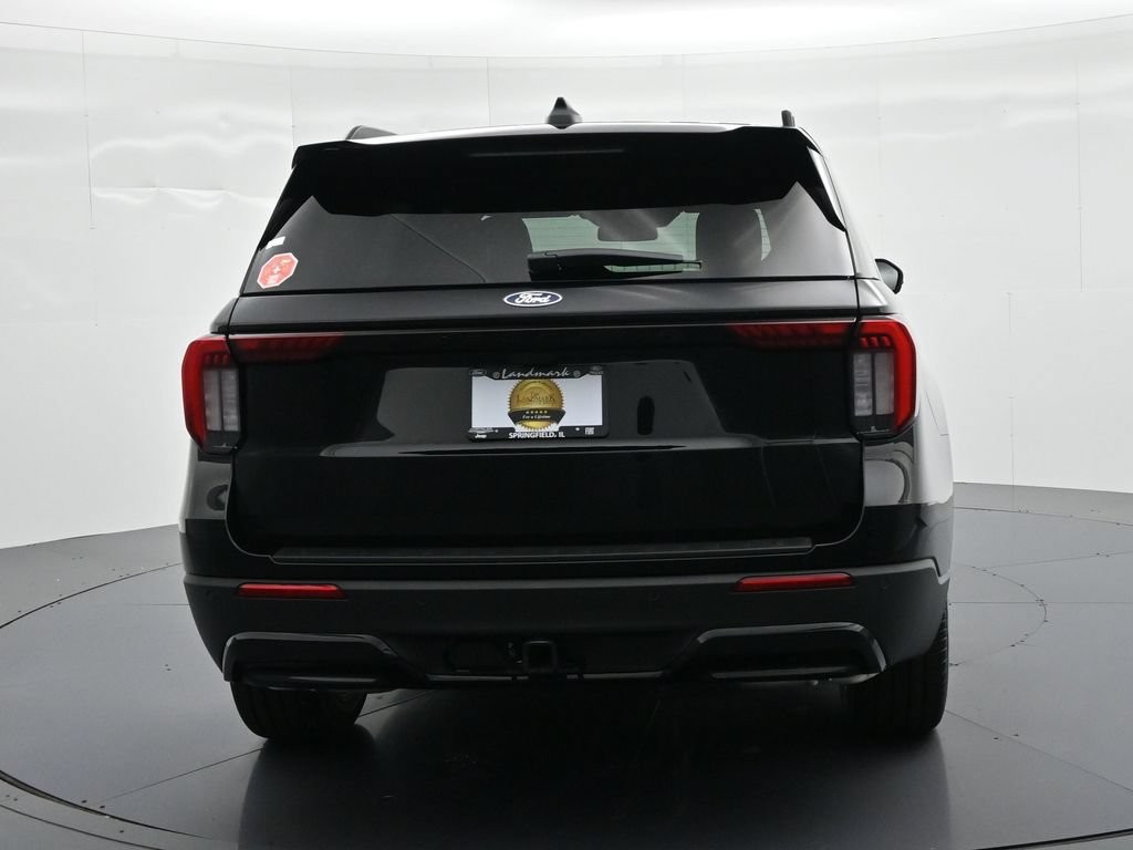 Ford Explorer Vehicle Full-screen Gallery Image 7