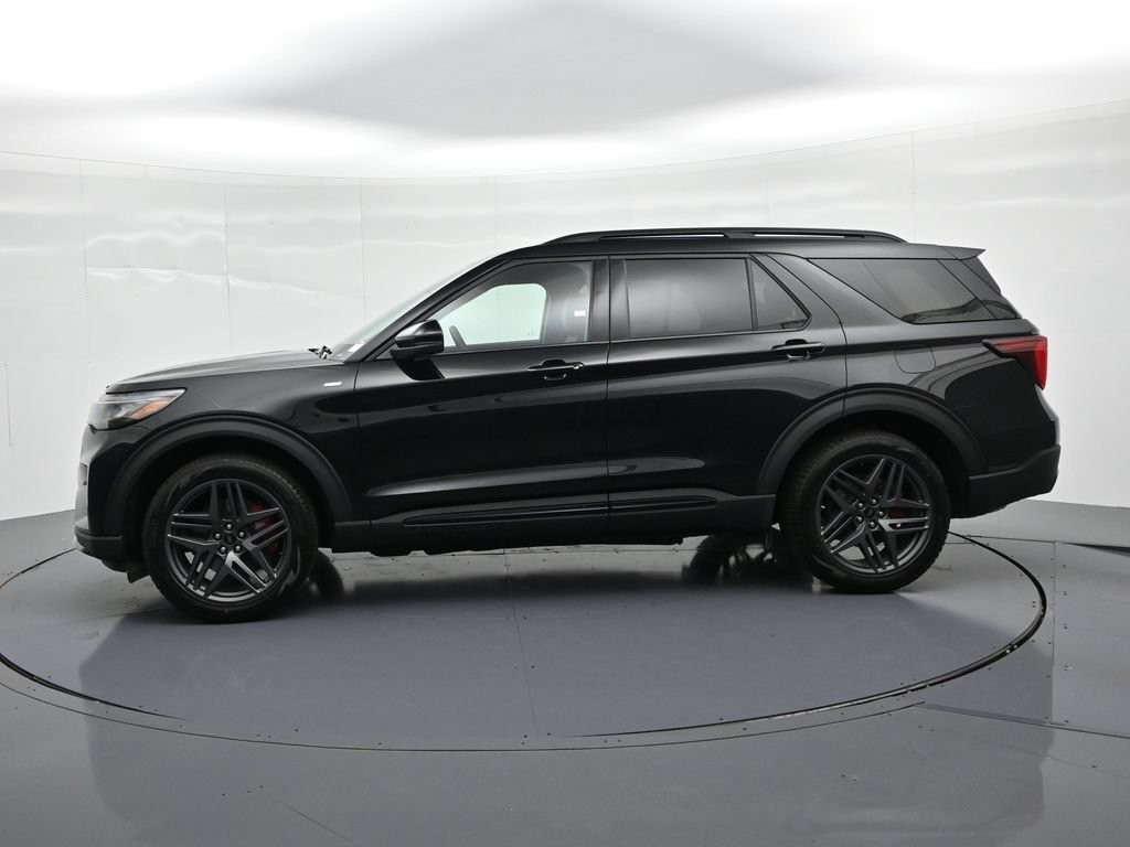 Ford Explorer Vehicle Full-screen Gallery Image 9