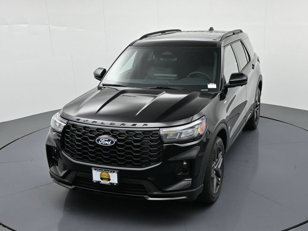 Ford Explorer Vehicle Full-screen Gallery Image 18