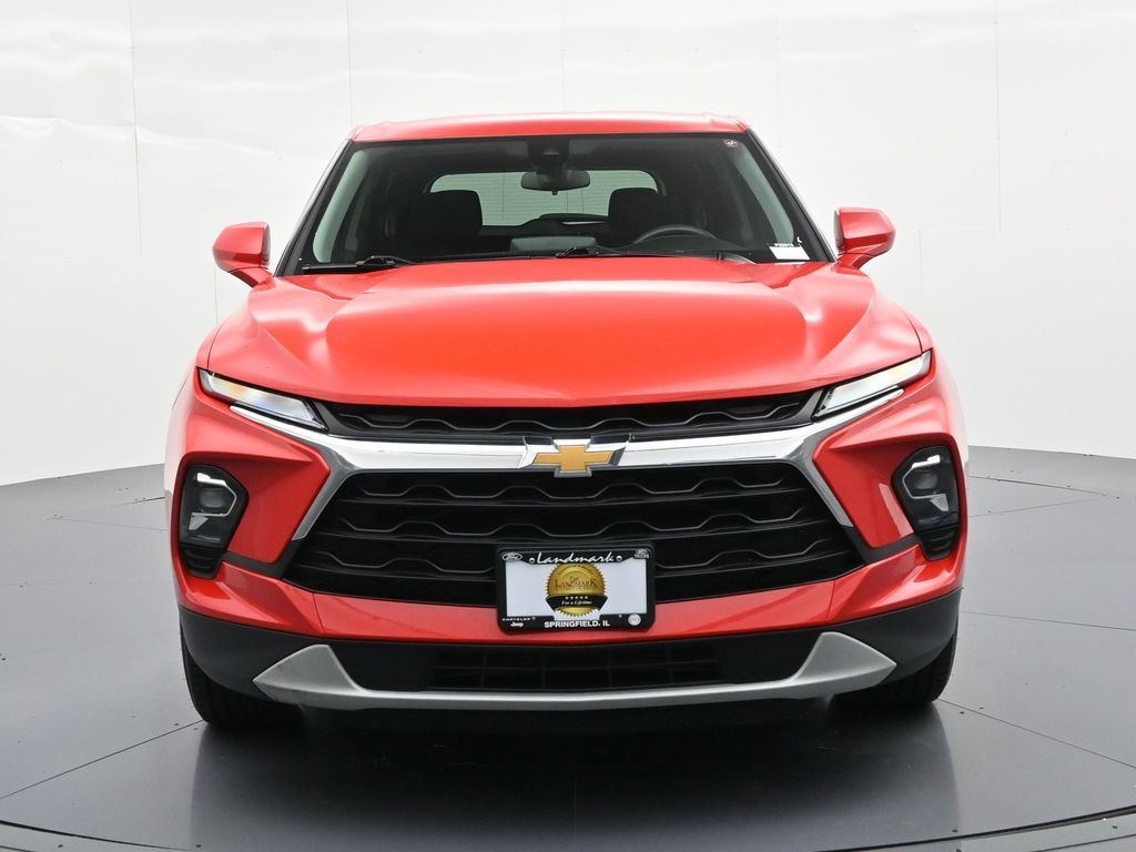 Chevrolet Blazer Vehicle Full-screen Gallery Image 03