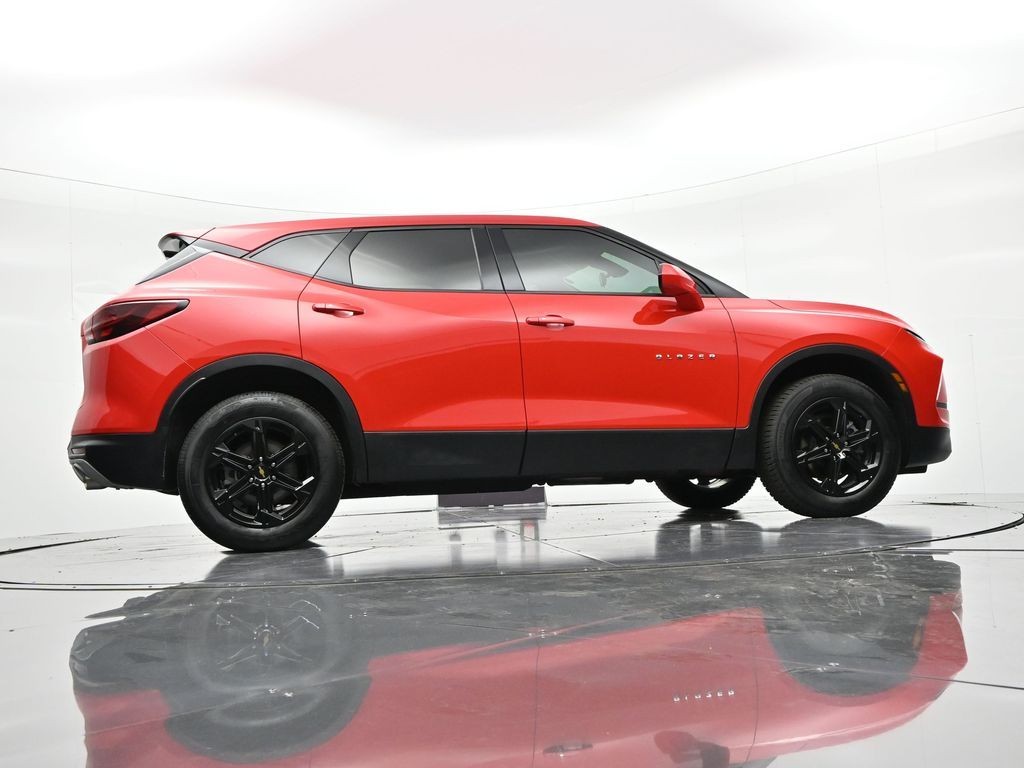 Chevrolet Blazer Vehicle Full-screen Gallery Image 29