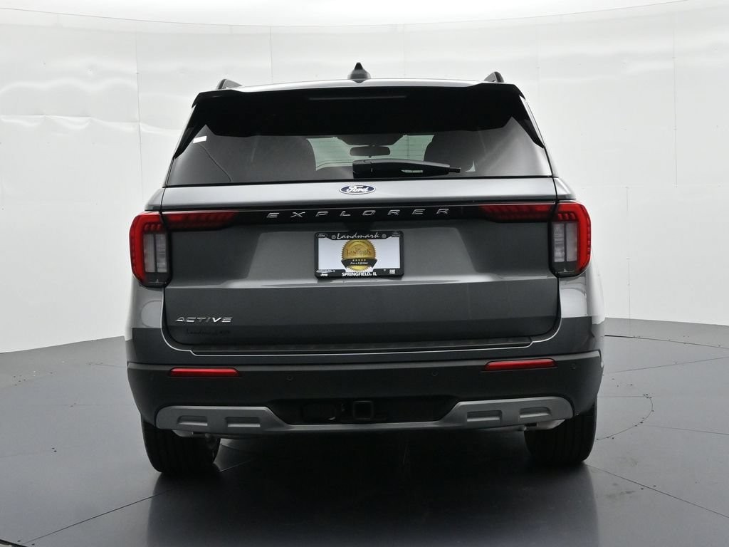 Ford Explorer Vehicle Full-screen Gallery Image 7