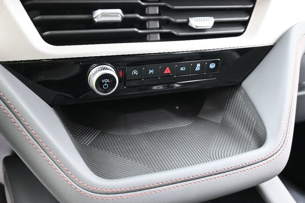 Ford Explorer Vehicle Full-screen Gallery Image 11