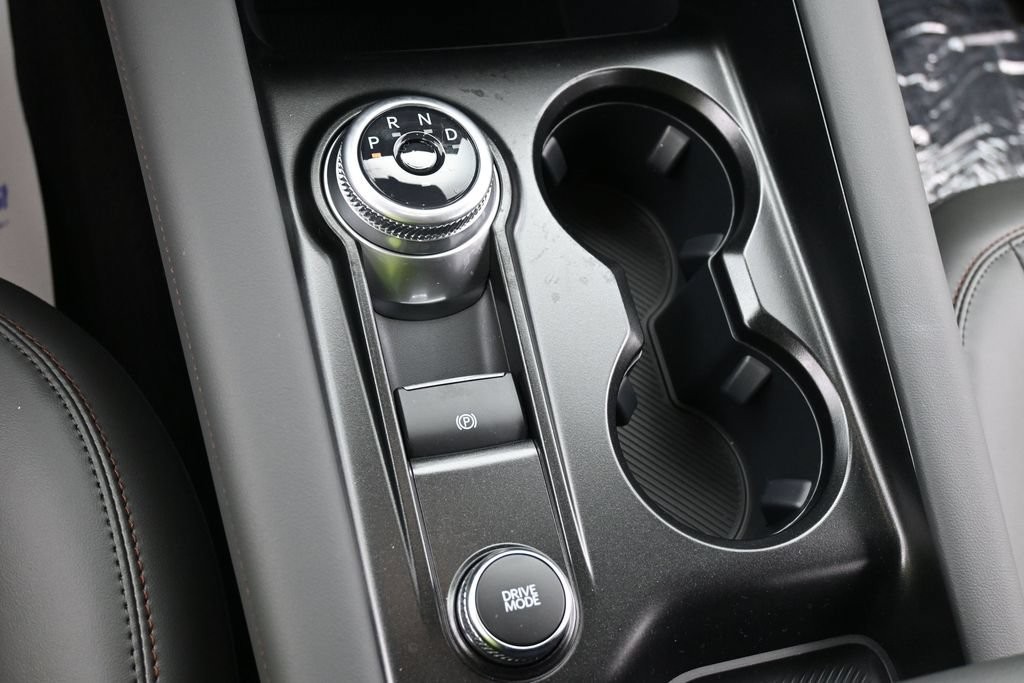 Ford Explorer Vehicle Full-screen Gallery Image 12