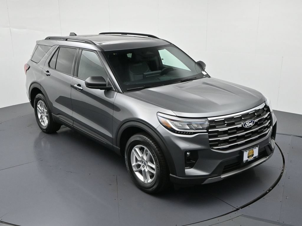 Ford Explorer Vehicle Full-screen Gallery Image 15