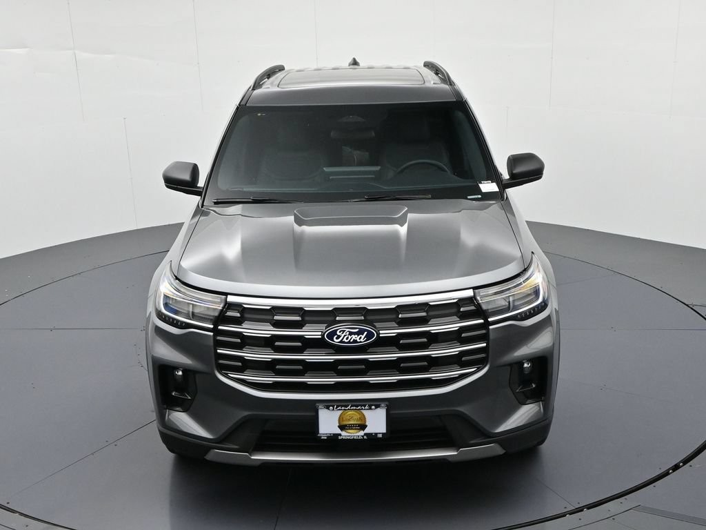 Ford Explorer Vehicle Full-screen Gallery Image 16