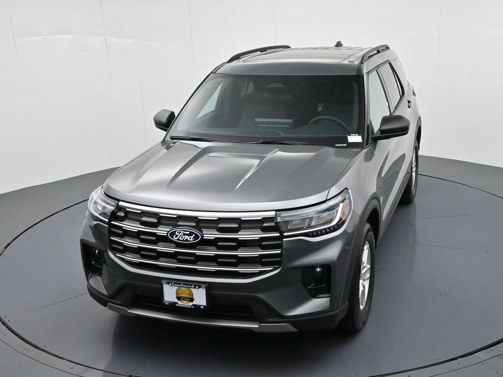 Ford Explorer Vehicle Full-screen Gallery Image 17