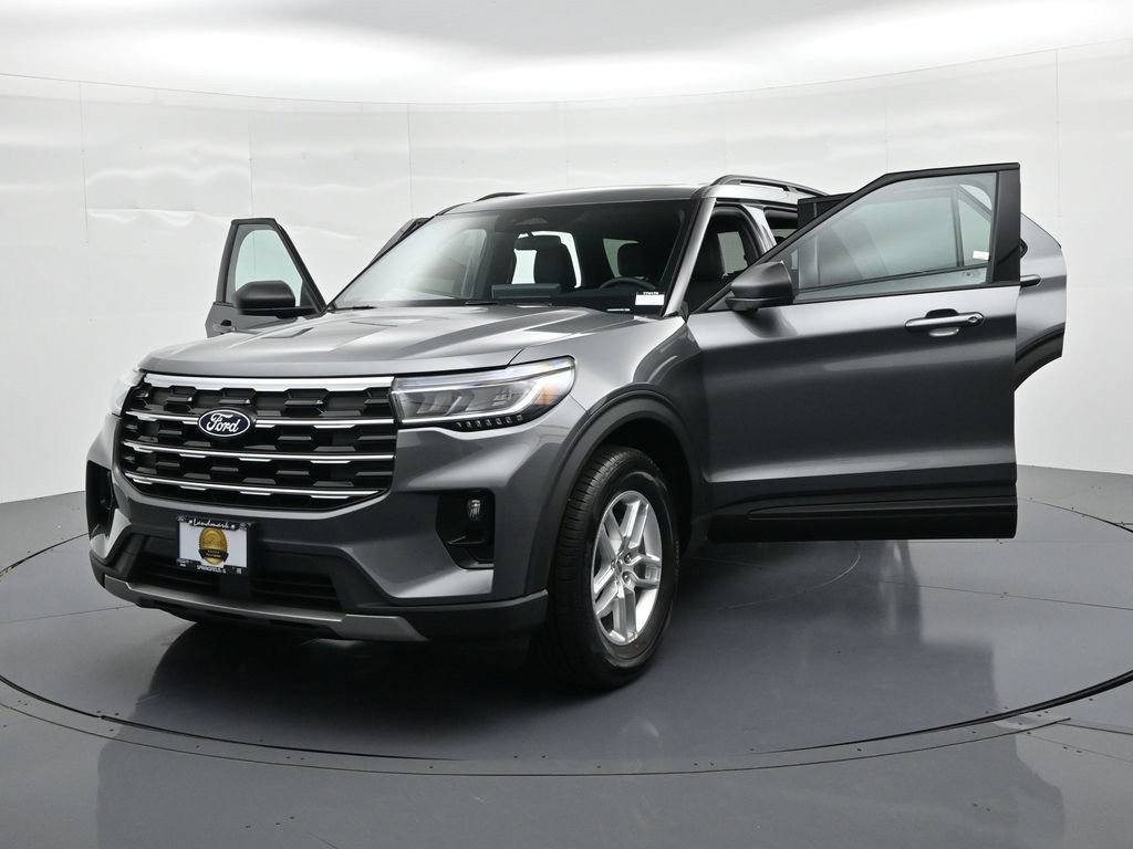 Ford Explorer Vehicle Full-screen Gallery Image 25
