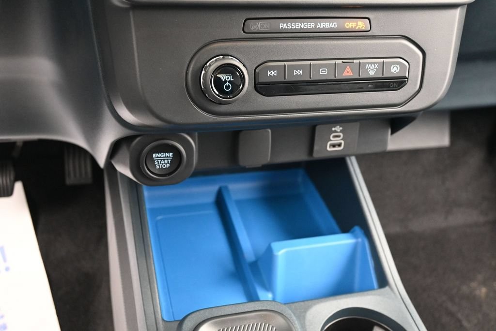 Ford Maverick Vehicle Full-screen Gallery Image 11