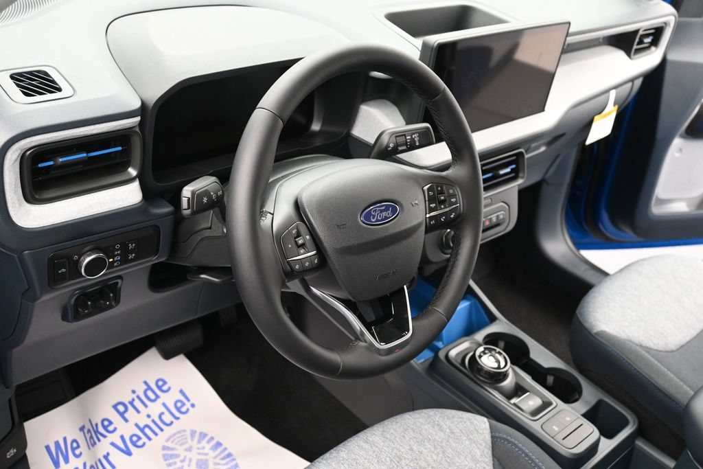Ford Maverick Vehicle Full-screen Gallery Image 15