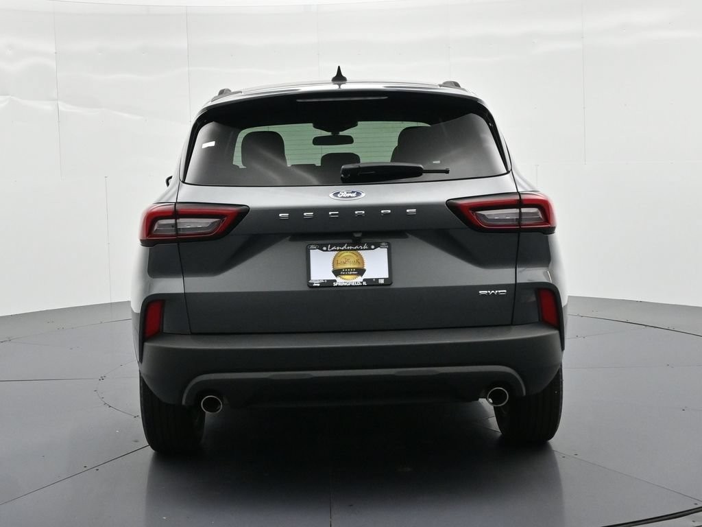Ford Escape Vehicle Full-screen Gallery Image 7