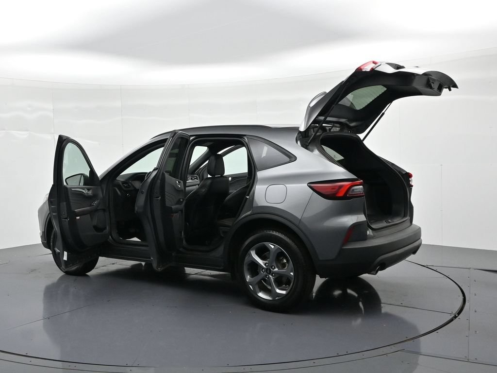 Ford Escape Vehicle Full-screen Gallery Image 25