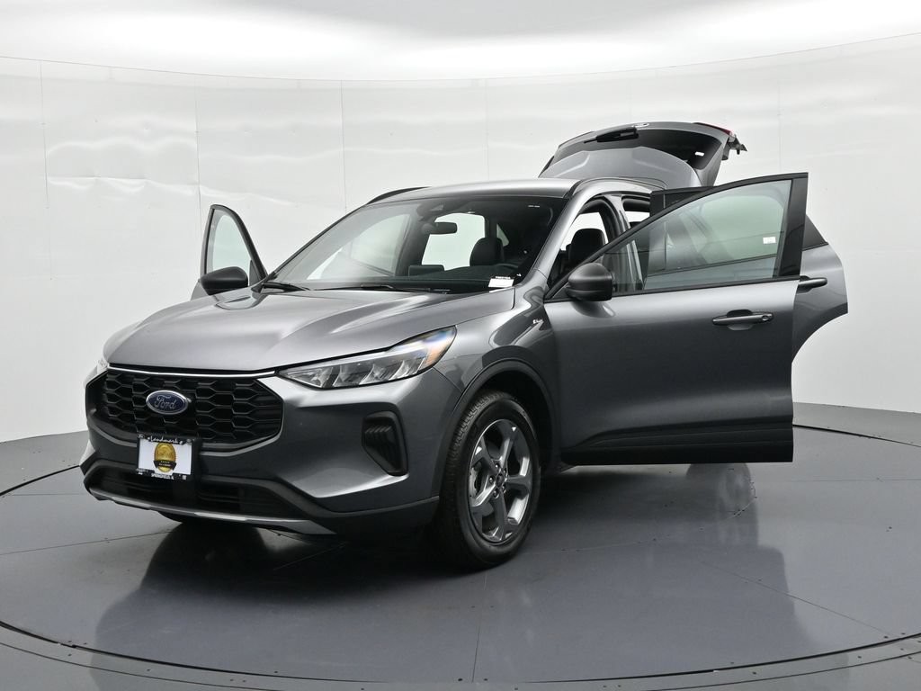 Ford Escape Vehicle Full-screen Gallery Image 26