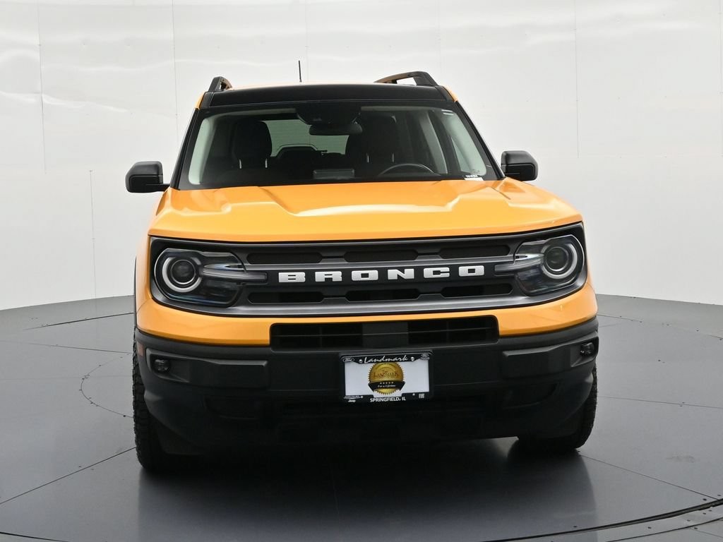 Ford Bronco Sport Vehicle Full-screen Gallery Image 3