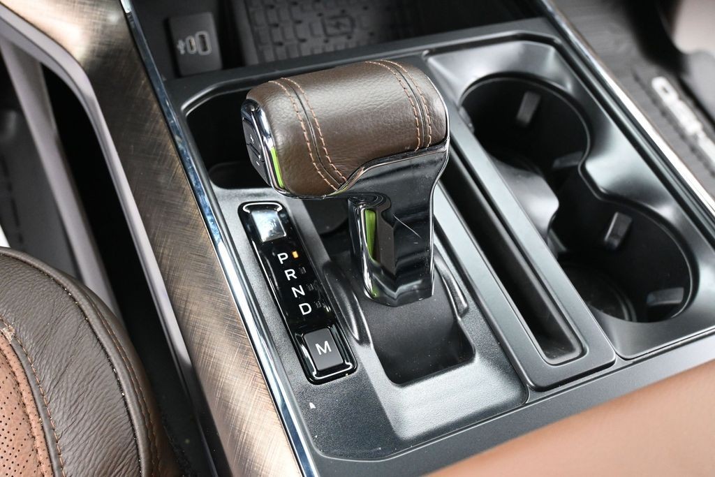 Ford F-150 Vehicle Full-screen Gallery Image 14