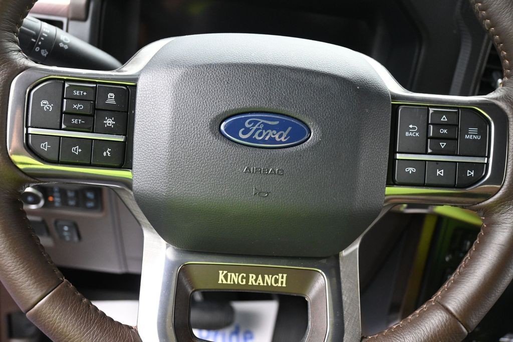 Ford F-150 Vehicle Full-screen Gallery Image 15
