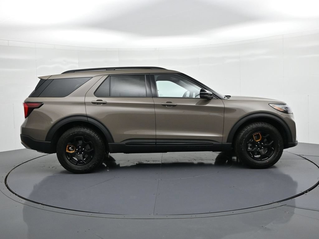Ford Explorer Vehicle Full-screen Gallery Image 5
