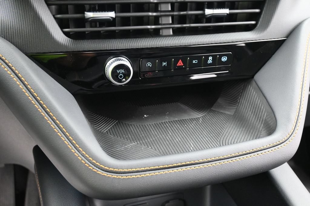 Ford Explorer Vehicle Full-screen Gallery Image 11
