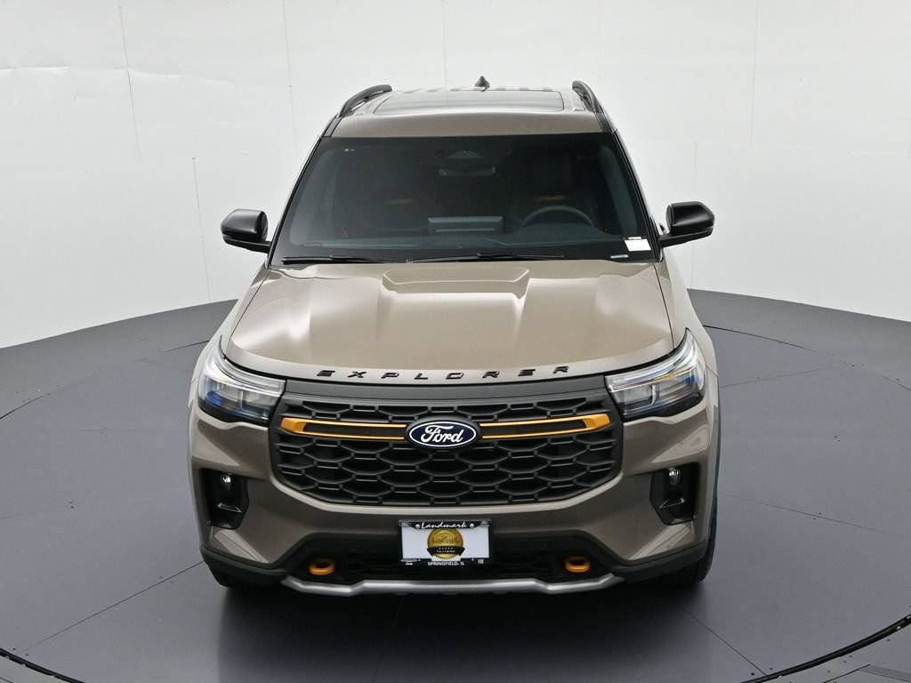 Ford Explorer Vehicle Full-screen Gallery Image 16