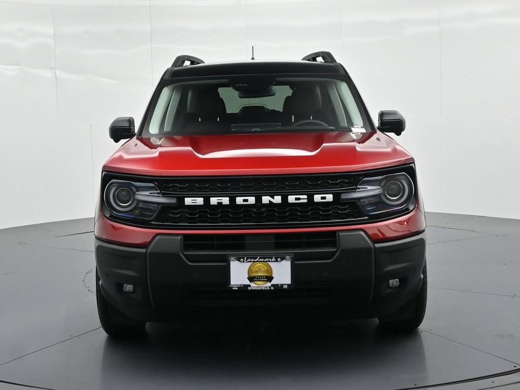 Ford Bronco Sport Vehicle Full-screen Gallery Image 3