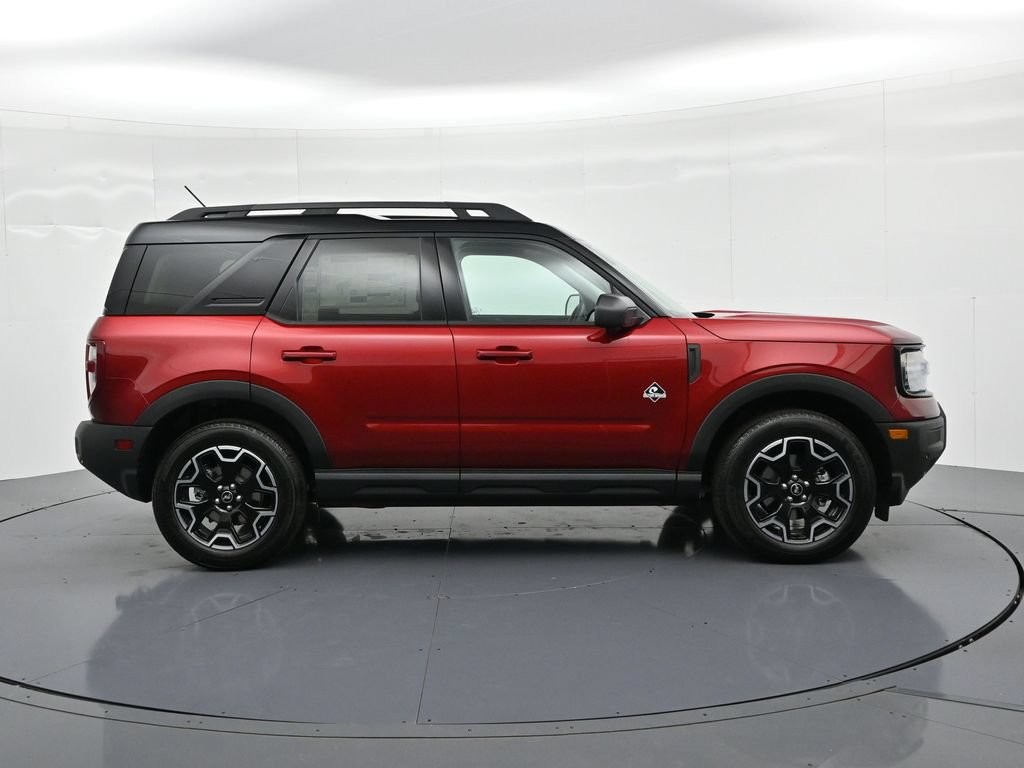 Ford Bronco Sport Vehicle Full-screen Gallery Image 5