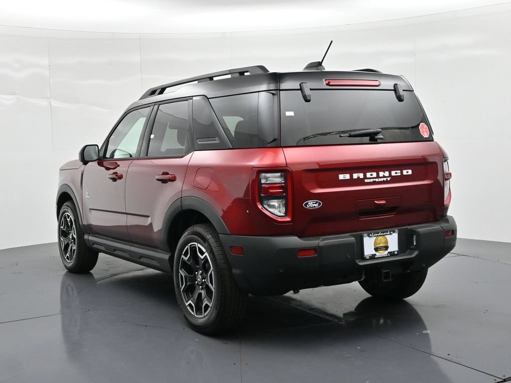 Ford Bronco Sport Vehicle Full-screen Gallery Image 8