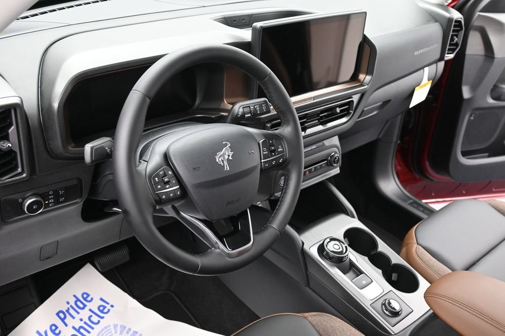Ford Bronco Sport Vehicle Full-screen Gallery Image 14