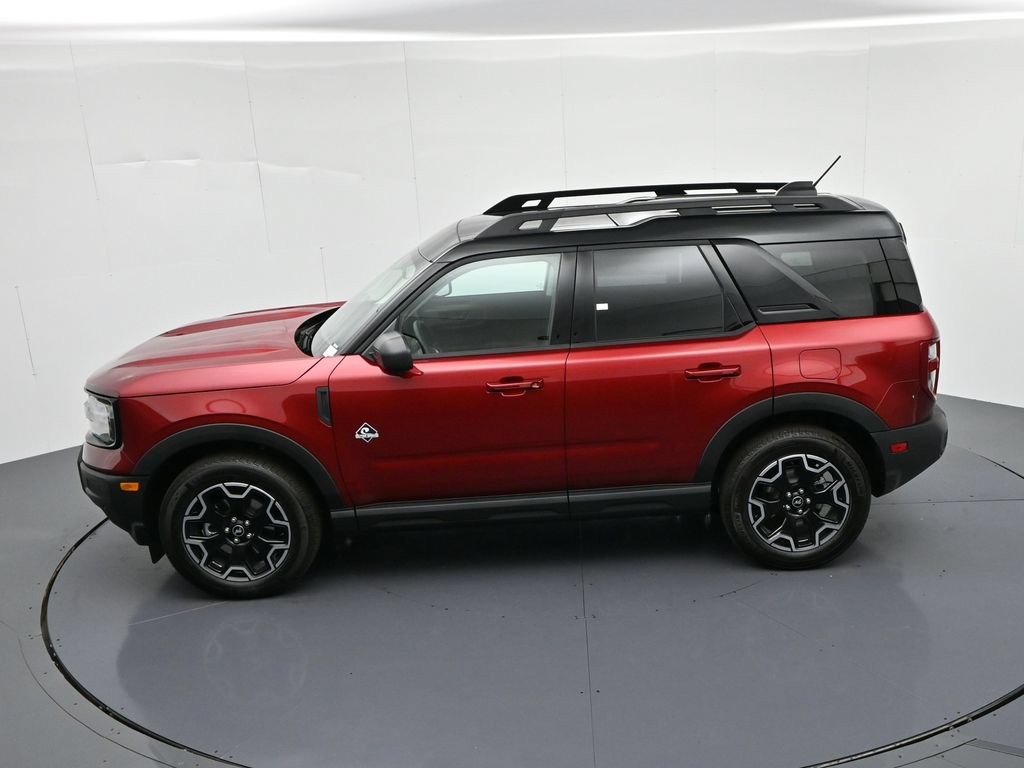 Ford Bronco Sport Vehicle Full-screen Gallery Image 18