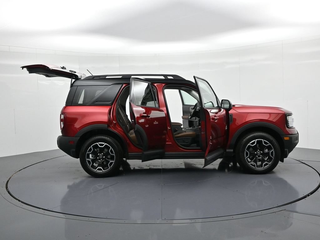 Ford Bronco Sport Vehicle Full-screen Gallery Image 23