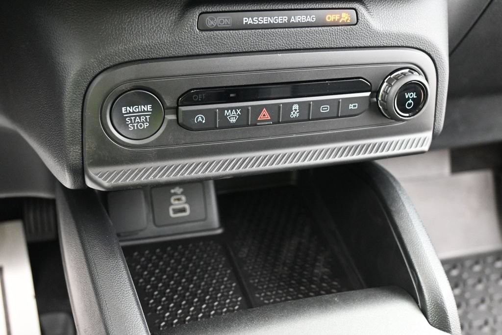 Ford Bronco Sport Vehicle Full-screen Gallery Image 11