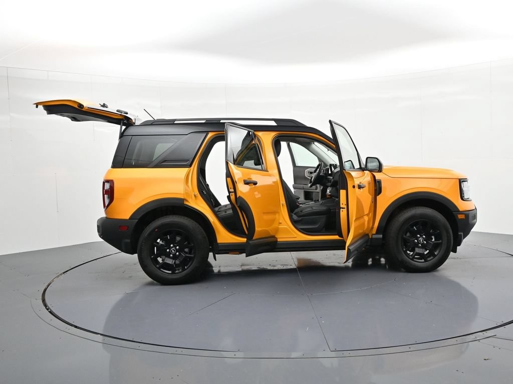 Ford Bronco Sport Vehicle Full-screen Gallery Image 23