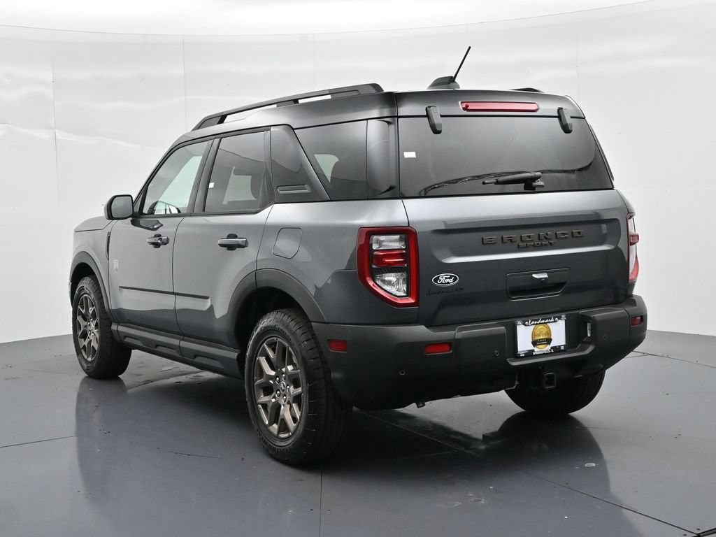 Ford Bronco Sport Vehicle Full-screen Gallery Image 8