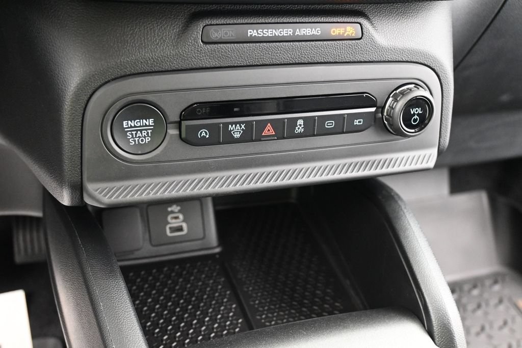 Ford Bronco Sport Vehicle Full-screen Gallery Image 11