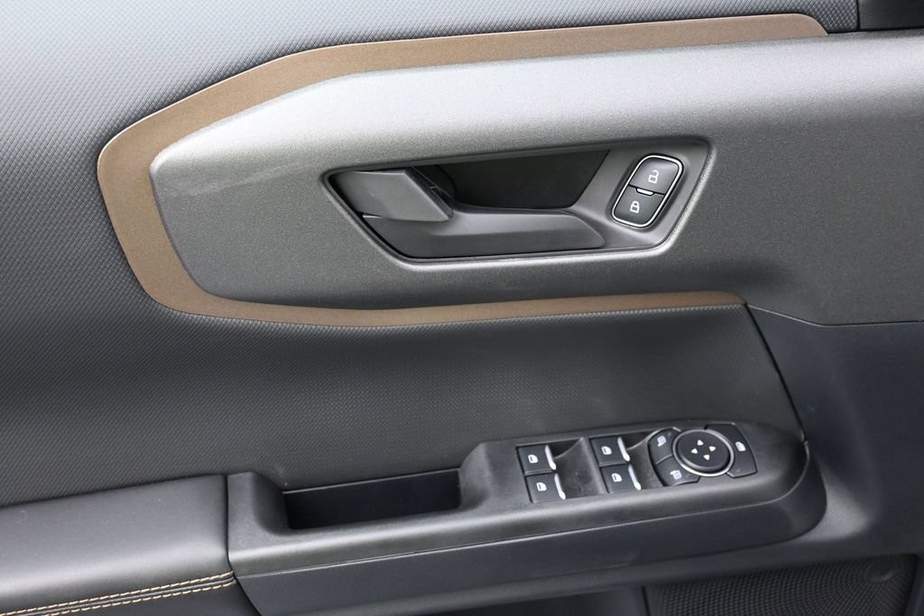 Ford Bronco Sport Vehicle Full-screen Gallery Image 14