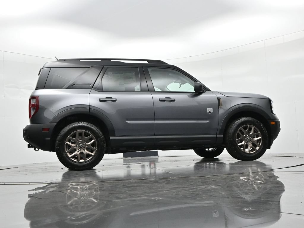 Ford Bronco Sport Vehicle Full-screen Gallery Image 23