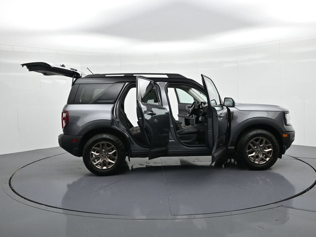 Ford Bronco Sport Vehicle Full-screen Gallery Image 24