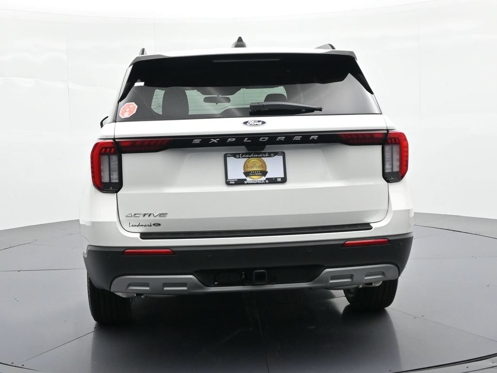 Ford Explorer Vehicle Full-screen Gallery Image 7