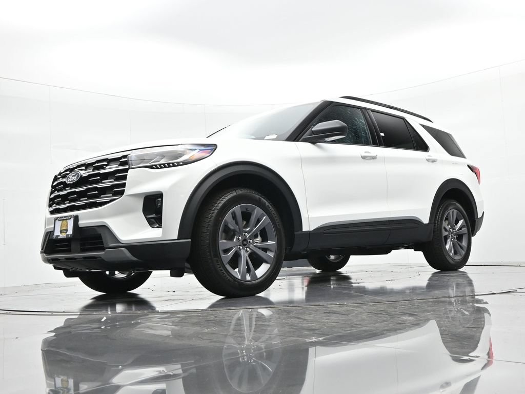 Ford Explorer Vehicle Full-screen Gallery Image 20