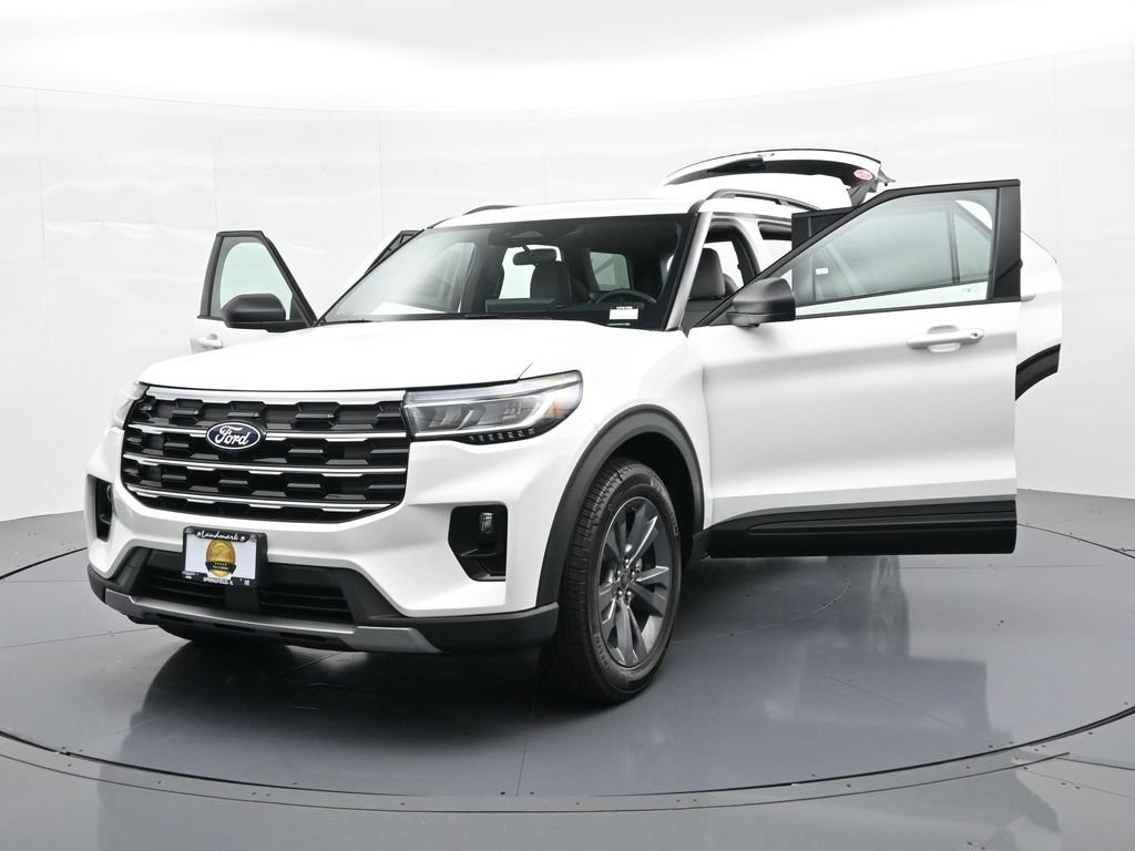 Ford Explorer Vehicle Full-screen Gallery Image 25