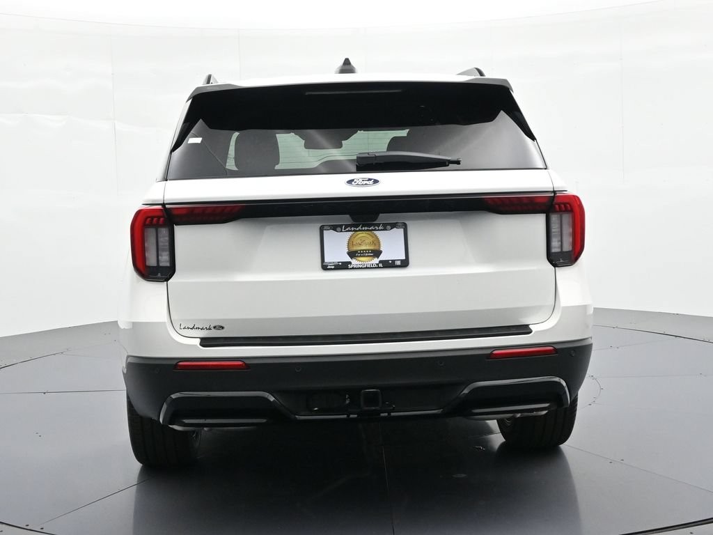Ford Explorer Vehicle Full-screen Gallery Image 7