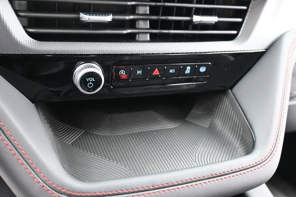 Ford Explorer Vehicle Full-screen Gallery Image 11