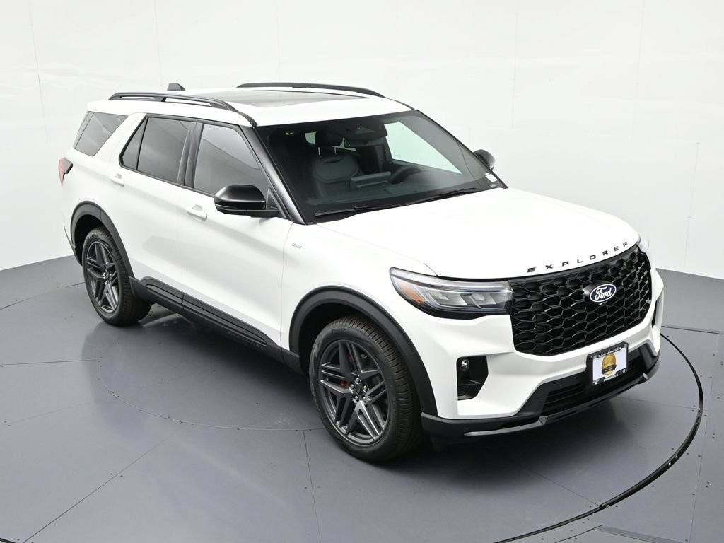 Ford Explorer Vehicle Full-screen Gallery Image 15