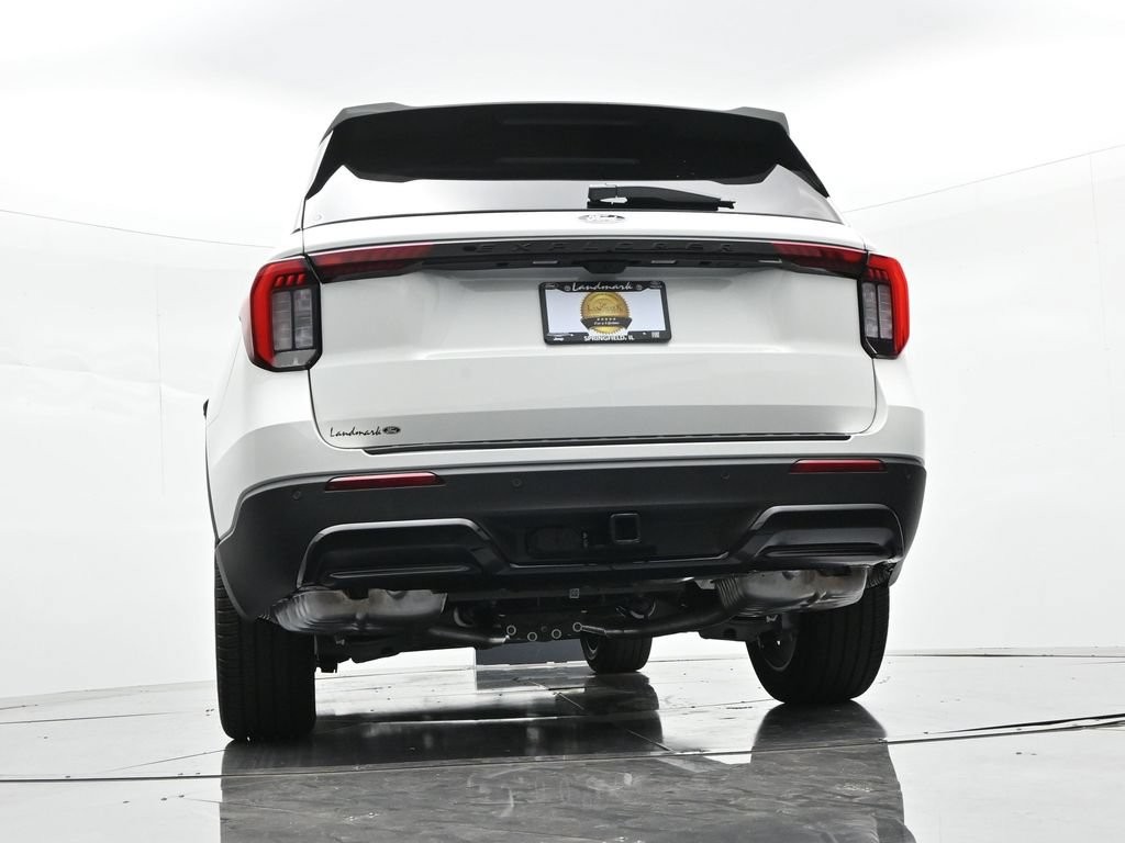 Ford Explorer Vehicle Full-screen Gallery Image 20